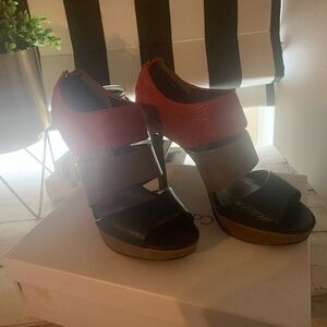 Calvin Klein Remini black/taupe/red Leather shoe, Size 10, 3.5 - 4 in heel.